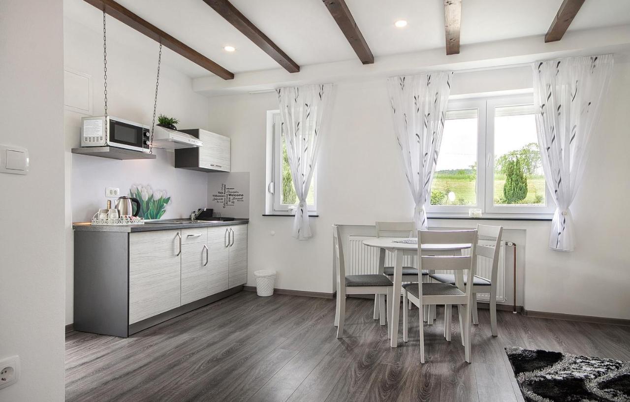 Studio Apartments Kaya Catrnja ภายนอก รูปภาพ