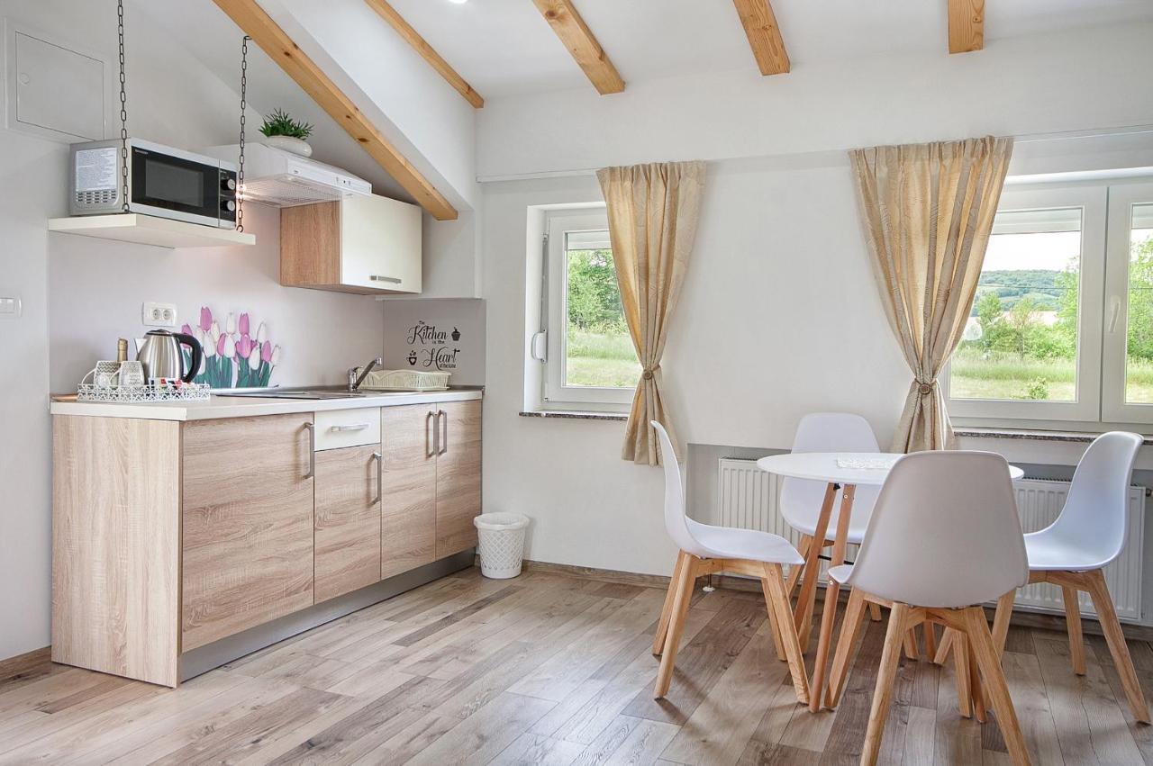 Studio Apartments Kaya Catrnja ภายนอก รูปภาพ
