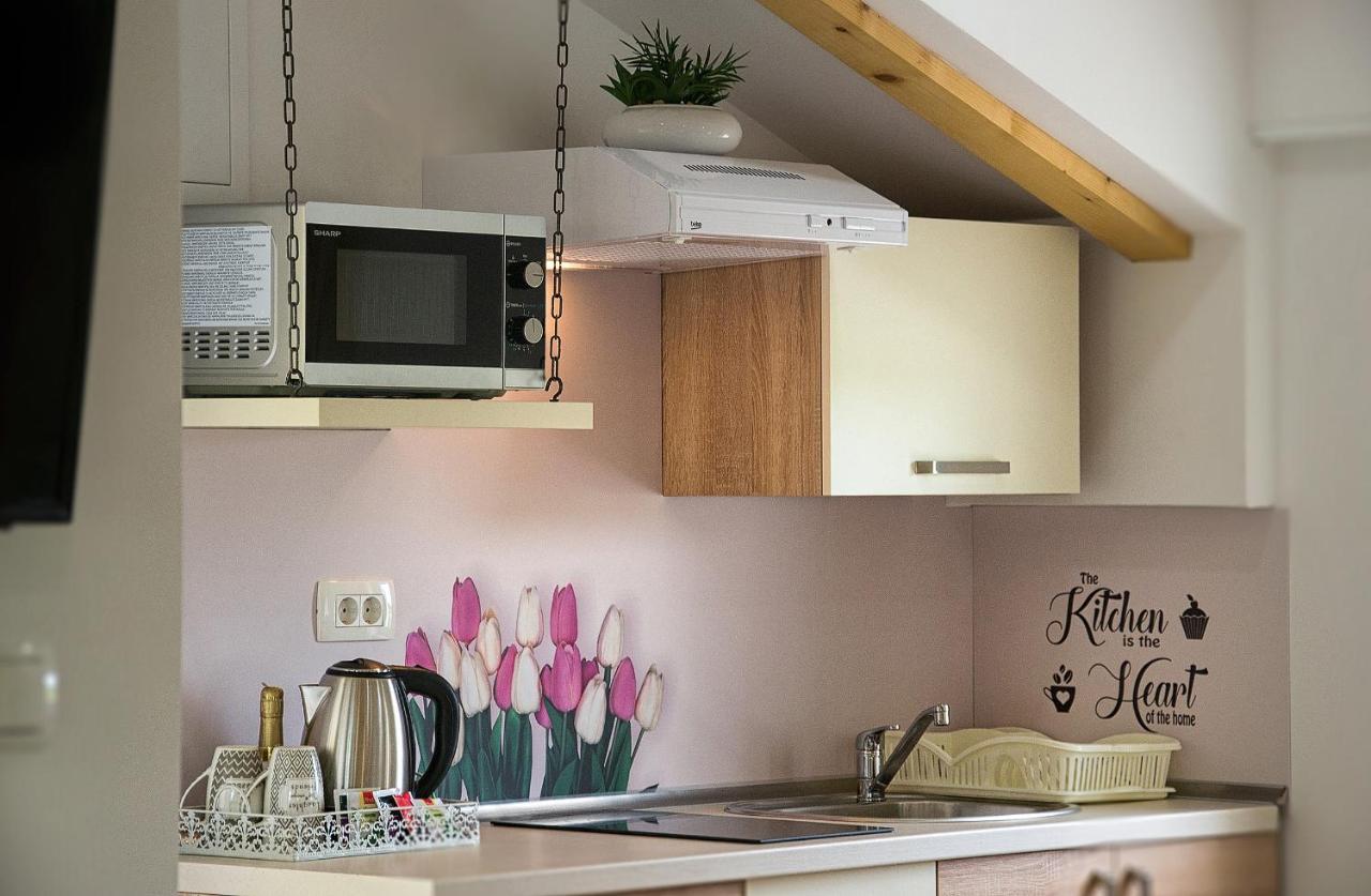 Studio Apartments Kaya Catrnja ภายนอก รูปภาพ
